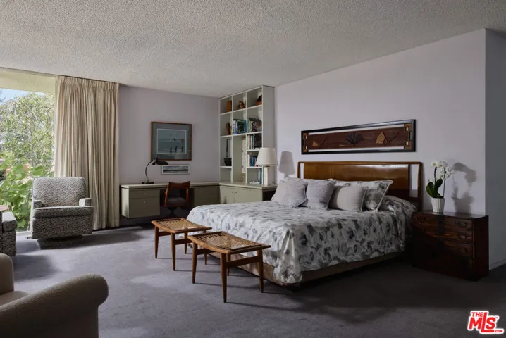 344 S Cliffwood Avenue, Los Angeles, California 90049