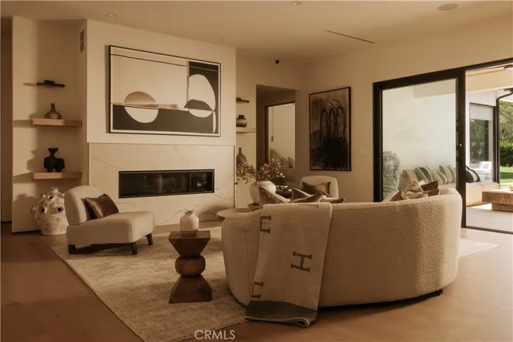 5313 Crebs Avenue, Tarzana, California 91356