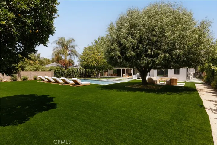 5313 Crebs Avenue, Tarzana, California 91356