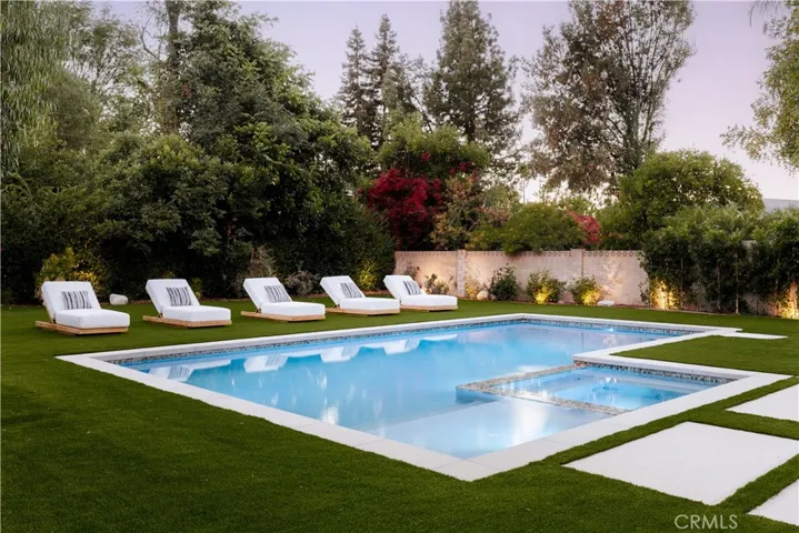 5313 Crebs Avenue, Tarzana, California 91356