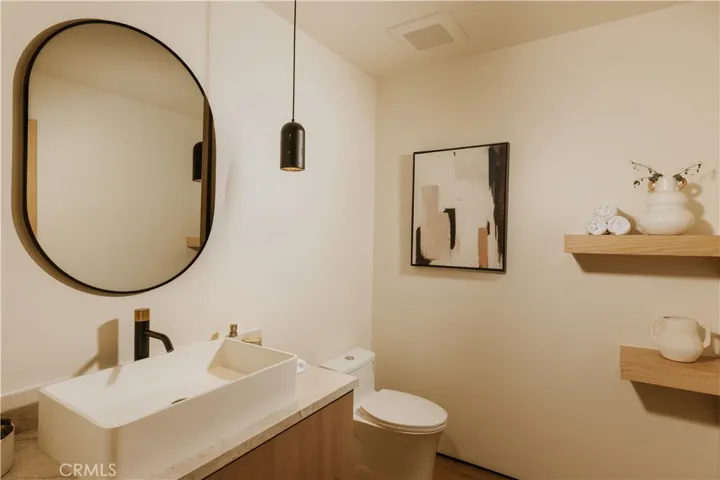 5313 Crebs Avenue, Tarzana, California 91356