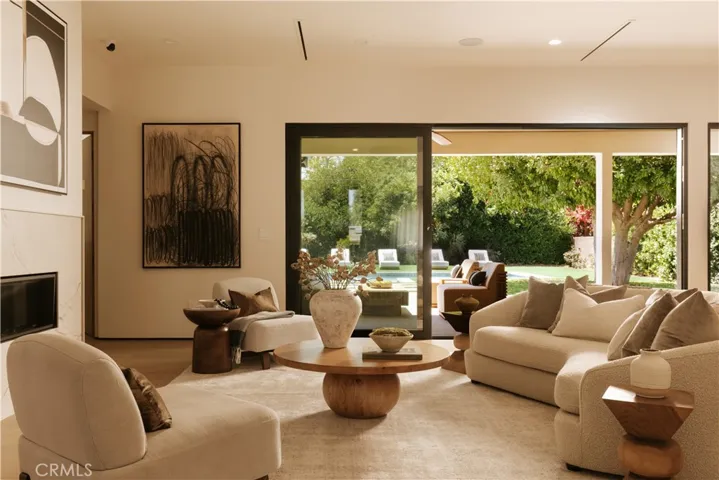 5313 Crebs Avenue, Tarzana, California 91356