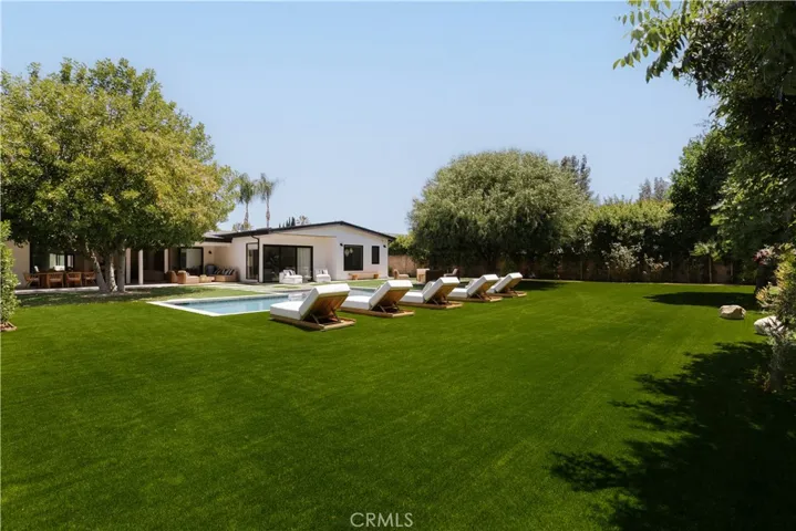 5313 Crebs Avenue, Tarzana, California 91356