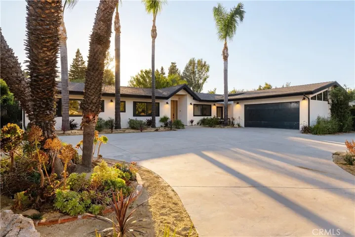 5313 Crebs Avenue, Tarzana, California 91356