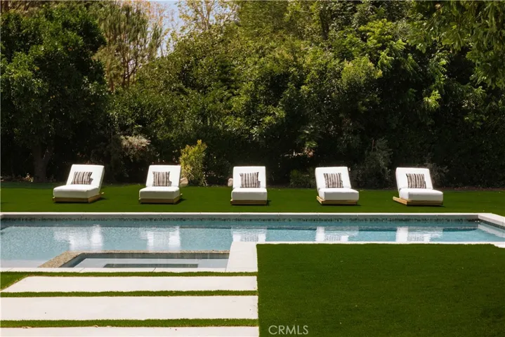 5313 Crebs Avenue, Tarzana, California 91356