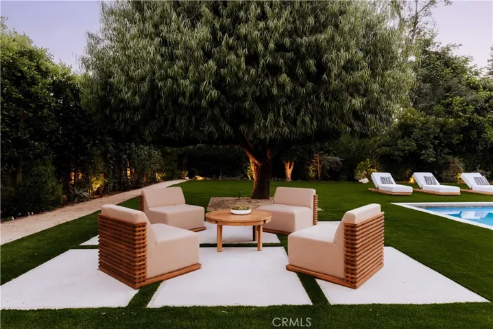5313 Crebs Avenue, Tarzana, California 91356