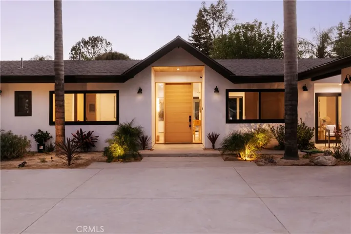 5313 Crebs Avenue, Tarzana, California 91356