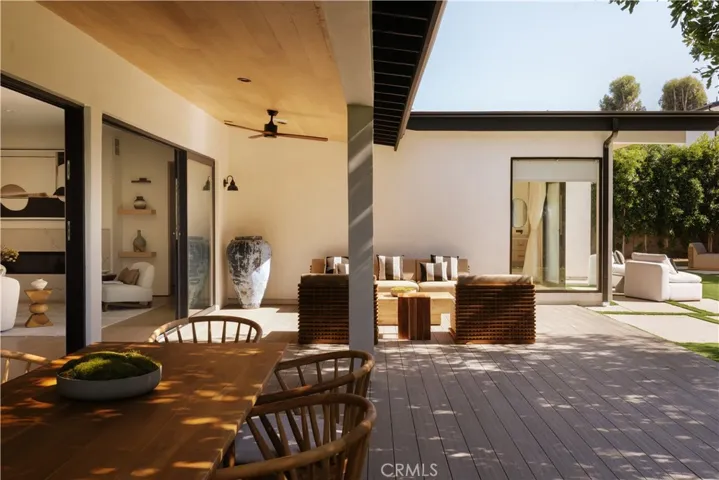 5313 Crebs Avenue, Tarzana, California 91356