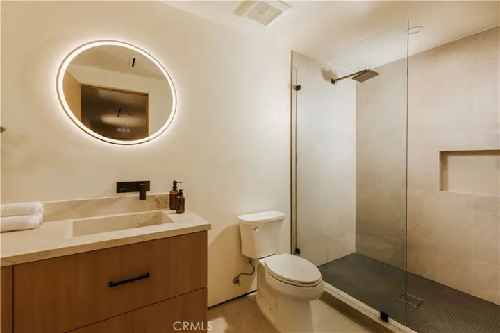 5313 Crebs Avenue, Tarzana, California 91356