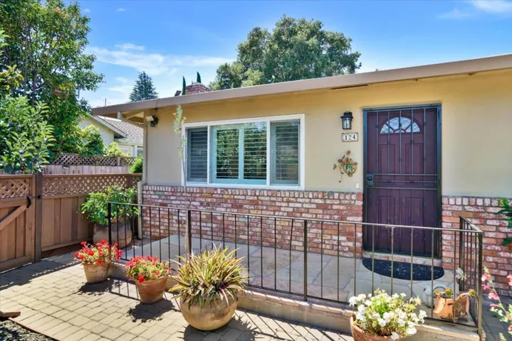124 Oakwood Drive, Redwood City, California 94061
