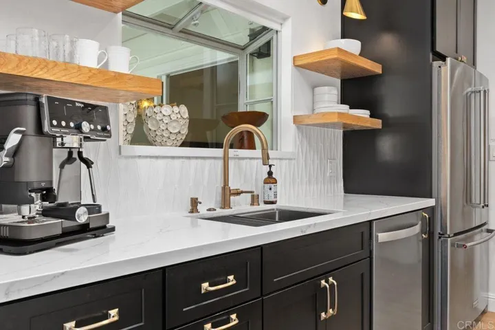 7057 Estrella De Mar Road, Carlsbad, California 92009