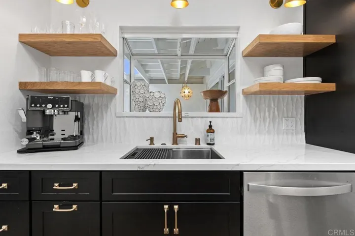 7057 Estrella De Mar Road, Carlsbad, California 92009