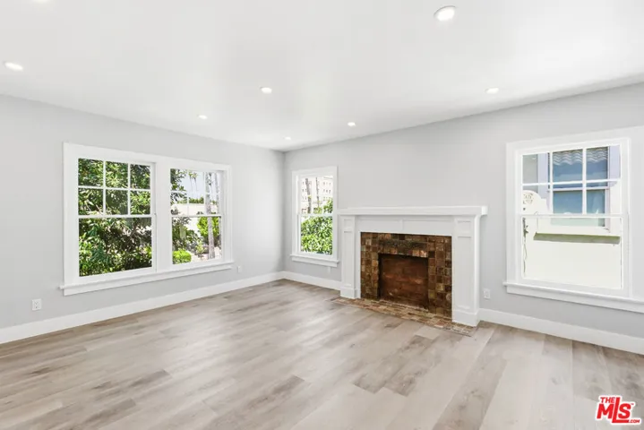 224 1/2 N New Hampshire Avenue, Los Angeles, California 90004