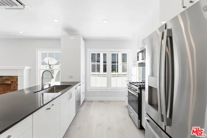224 1/2 N New Hampshire Avenue, Los Angeles, California 90004