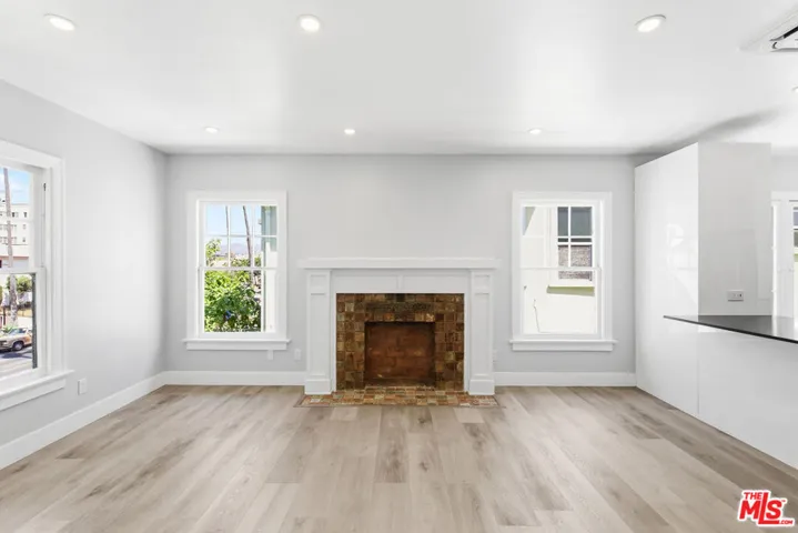 224 1/2 N New Hampshire Avenue, Los Angeles, California 90004