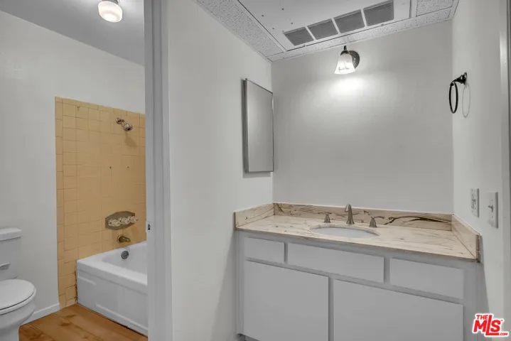 620 N Kenwood Street 209, Glendale, California 91206