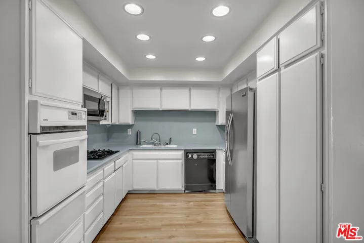 620 N Kenwood Street 209, Glendale, California 91206