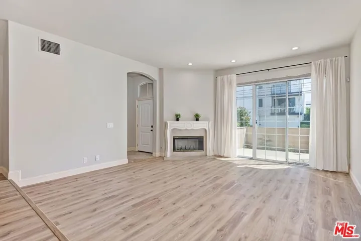 Living room, Patio