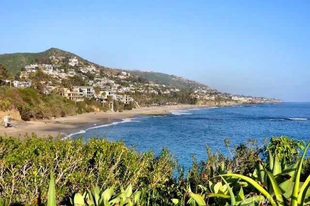Laguna Beach just 7 miles away