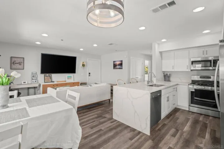103 Mangano, Encinitas, California 92024