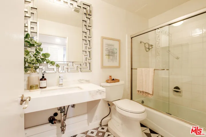 4350 Via Dolce 107, Los Angeles, California 90292