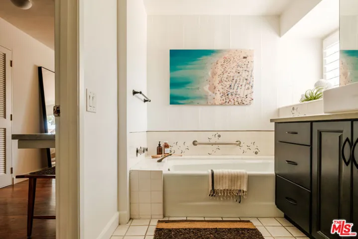4350 Via Dolce 107, Los Angeles, California 90292