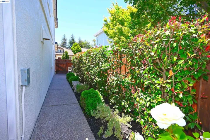 5305 Asterwood Dr, Dublin, California 94568