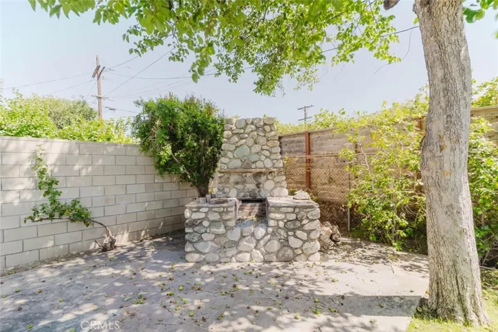 2007 W Kenneth Road, Glendale, California 91201