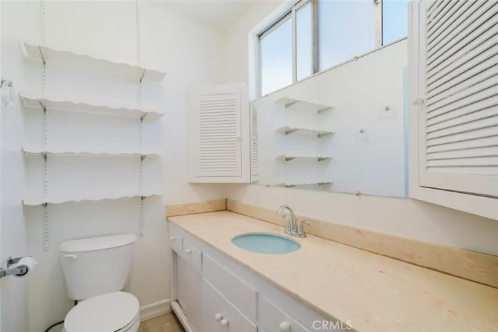 2007 W Kenneth Road, Glendale, California 91201