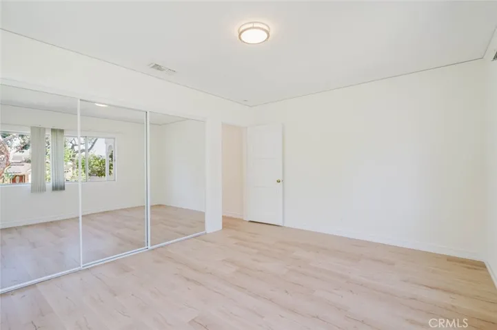 2007 W Kenneth Road, Glendale, California 91201