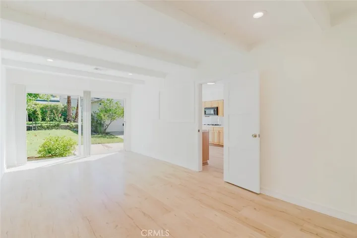 2007 W Kenneth Road, Glendale, California 91201