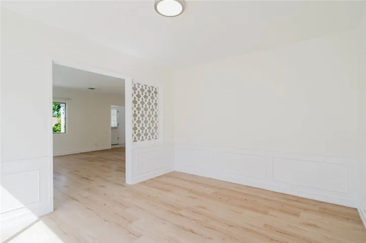 2007 W Kenneth Road, Glendale, California 91201