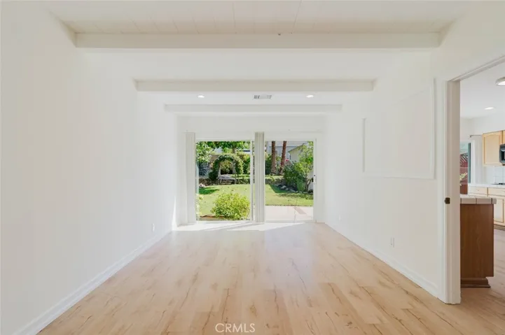 2007 W Kenneth Road, Glendale, California 91201