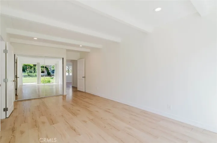 2007 W Kenneth Road, Glendale, California 91201