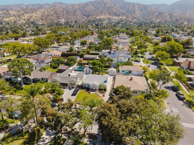2007 W Kenneth Road, Glendale, California 91201