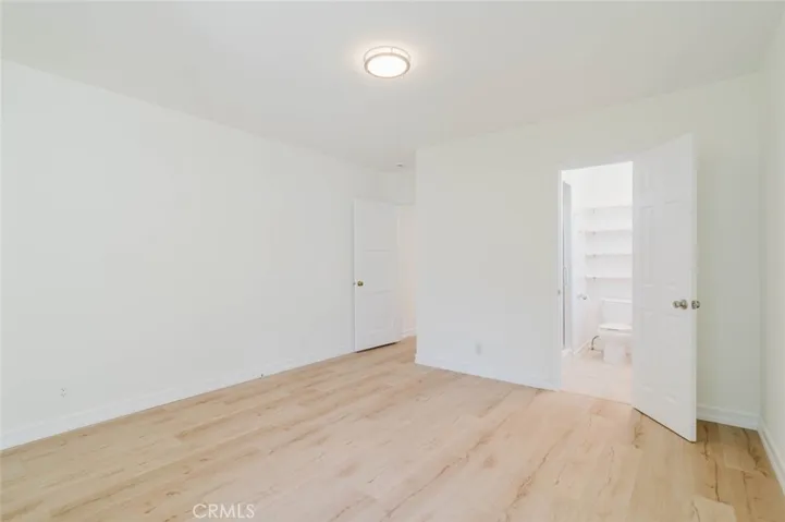 2007 W Kenneth Road, Glendale, California 91201