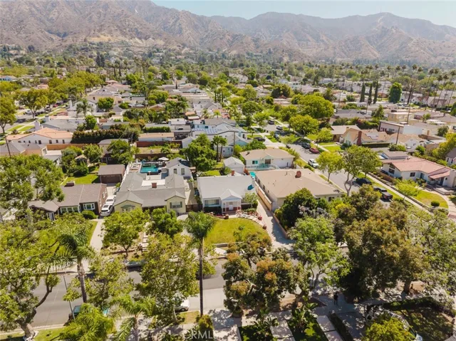 2007 W Kenneth Road, Glendale, California 91201