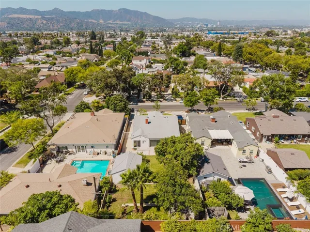 2007 W Kenneth Road, Glendale, California 91201