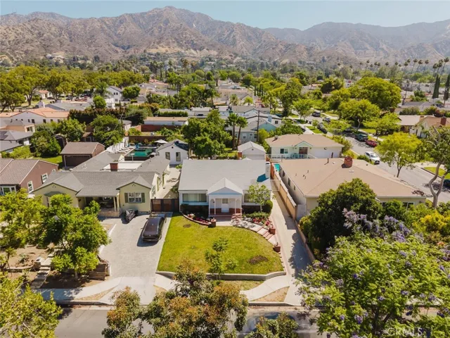 2007 W Kenneth Road, Glendale, California 91201
