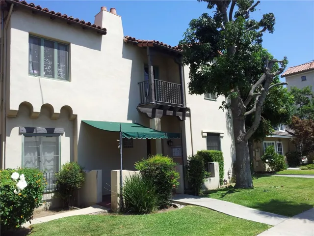 697 Mira Monte Place A, Pasadena, California 91101