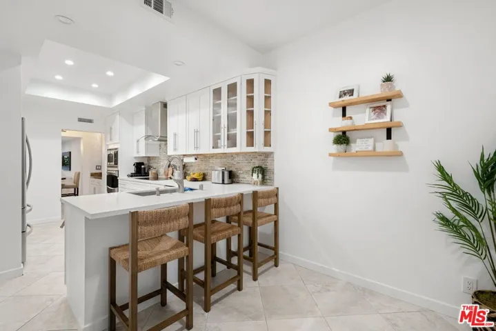 4338 Redwood Avenue B213, Marina Del Rey, California 90292