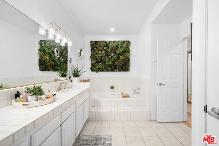 4338 Redwood Avenue B213, Marina Del Rey, California 90292