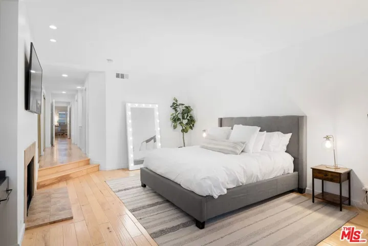 4338 Redwood Avenue B213, Marina Del Rey, California 90292