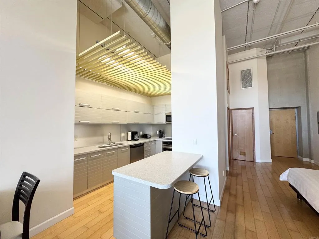 550 Seagaze Drive 2, Oceanside, California 92054 — photo 5