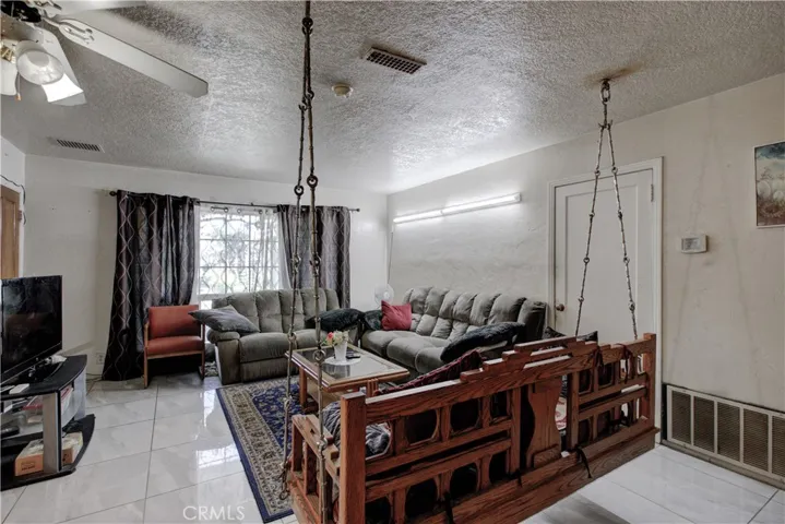 1439 W 16th, Merced, California 95340