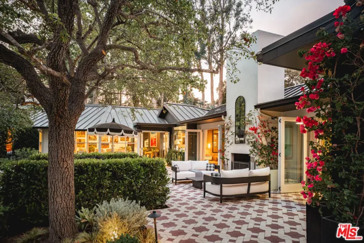1381 E Valley Road, Santa Barbara, California 93108