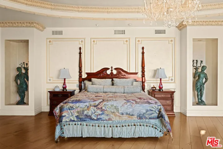 1575 Alexis Place, Beverly Hills, California 90210