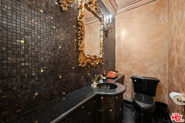 1575 Alexis Place, Beverly Hills, California 90210