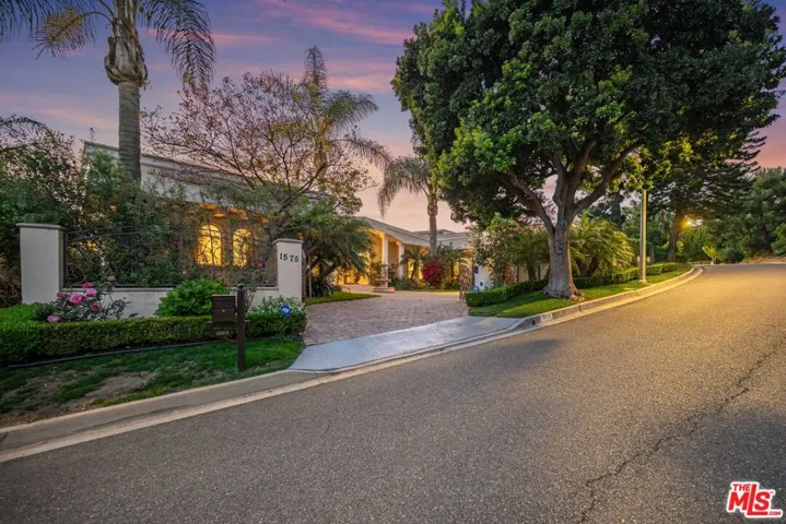 1575 Alexis Place, Beverly Hills, California 90210