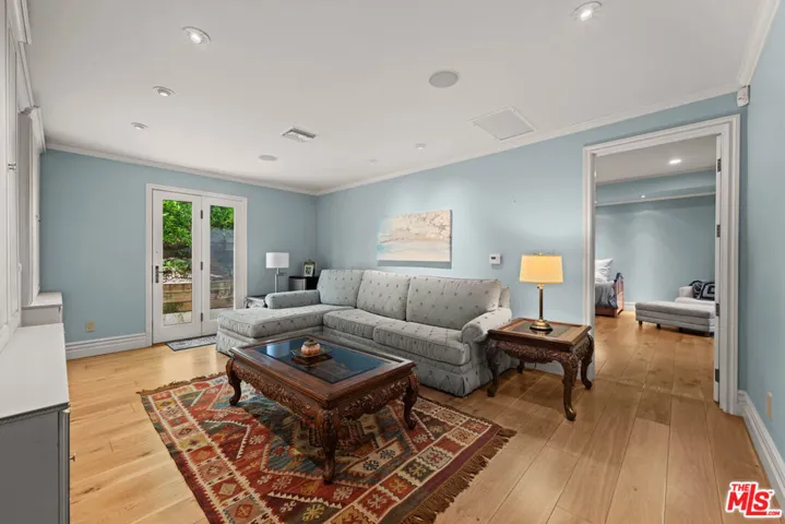 1575 Alexis Place, Beverly Hills, California 90210